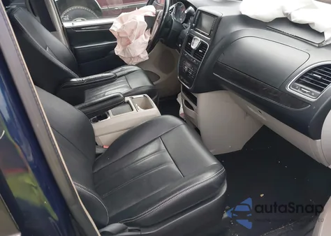 2015 Chrysler Town & Country Touring z USA, uszkodzony, nr VIN 2C4RC1BG3FR544523